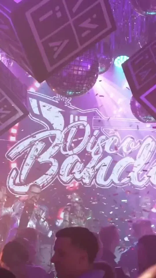 DISCO BANDA: выступление под зеркальными шарами
